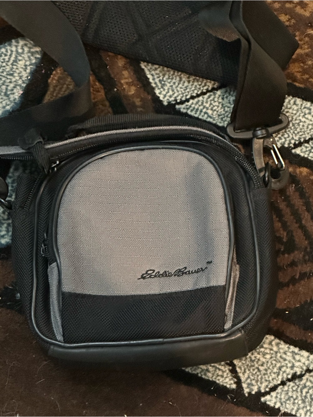 NWT Eddie Bauer Cushioned Device Bag